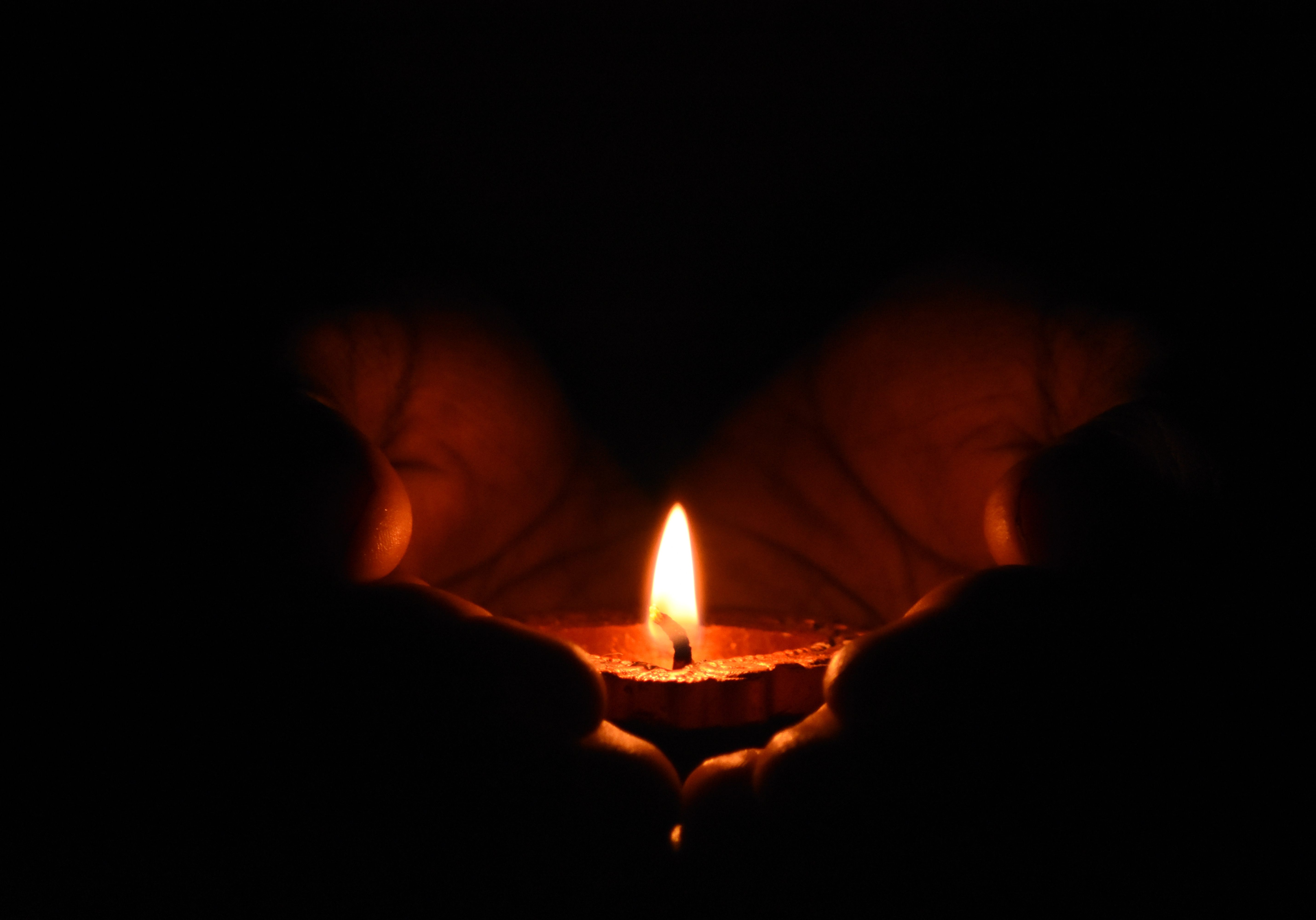 candle light lit yin yoga yoga class relaxation relaxing stress free honour love relax heal healing